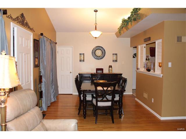 16 Tamma Lane, Hazelwood, MO 63042