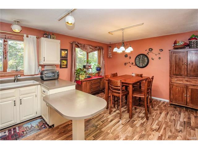 1709 Leafcrest, Hazelwood, MO 63042