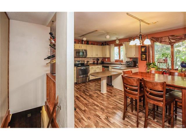 1709 Leafcrest, Hazelwood, MO 63042