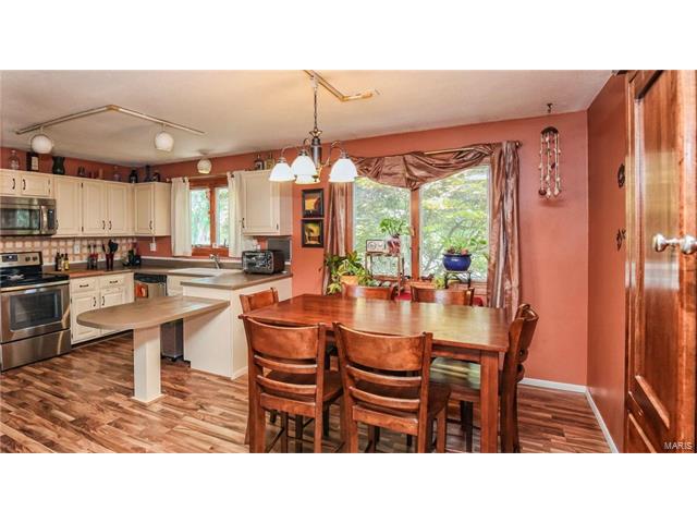1709 Leafcrest, Hazelwood, MO 63042