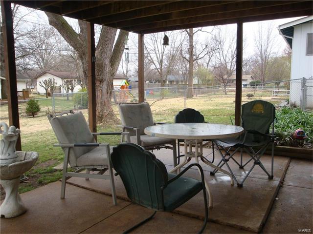 578 Coach Light, Hazelwood, MO 63042