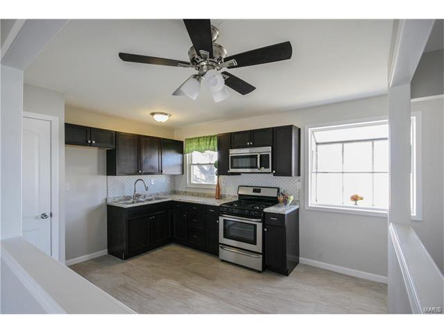4915 Tulip Tree Lane, Hazelwood, MO 63042