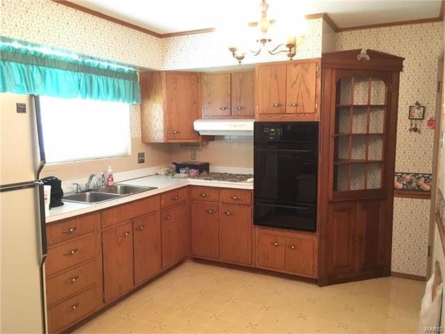 948 Altavia Drive, Hazelwood, MO 63042