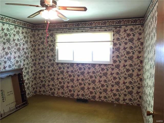 948 Altavia Drive, Hazelwood, MO 63042