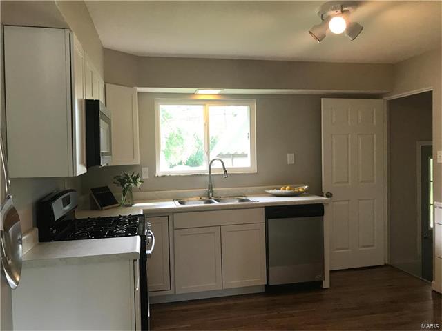 848 Teson, Hazelwood, MO 63042