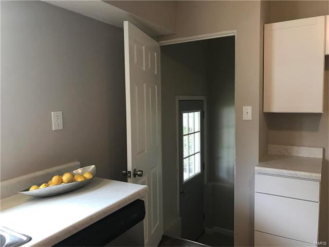 848 Teson, Hazelwood, MO 63042