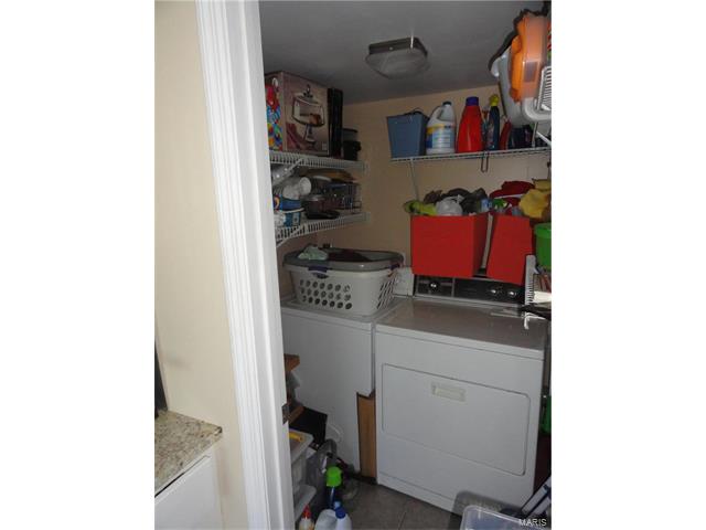 321 Sturbridge Village, Hazelwood, MO 63042