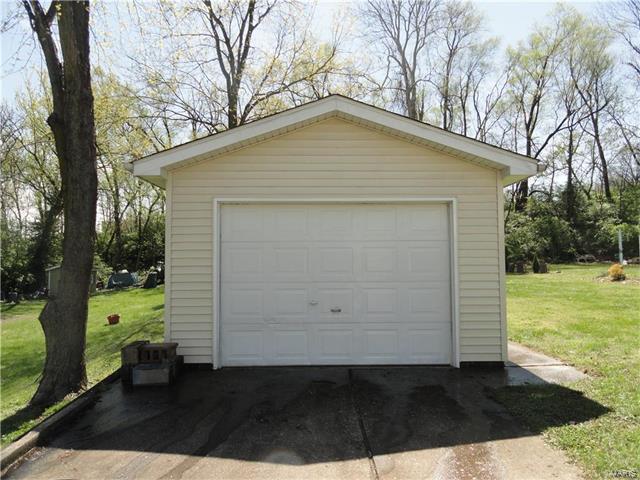116 Franke Avenue, Maryland Heights, MO 63043