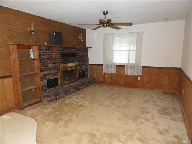 116 Franke Avenue, Maryland Heights, MO 63043