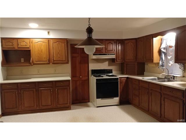 116 Franke Avenue, Maryland Heights, MO 63043