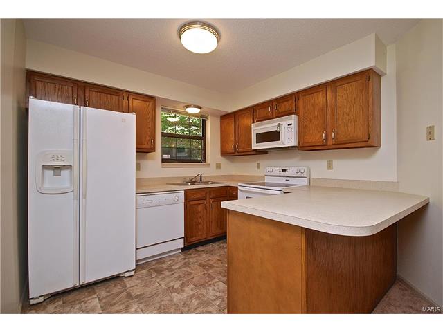 2212-A Canyonlands Drive, Maryland Heights, MO 63043