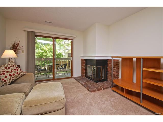 2212-A Canyonlands Drive, Maryland Heights, MO 63043