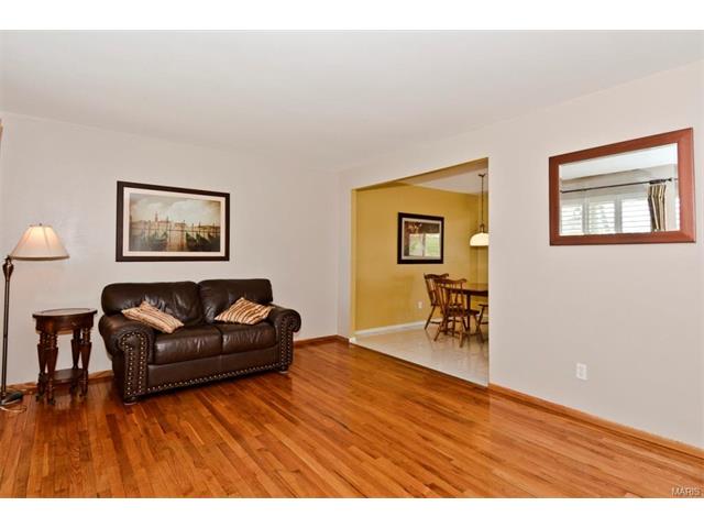 2327 Wesglen Estates DR, Maryland Heights, United States 63043