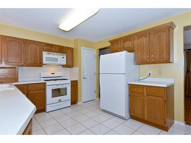 2327 Wesglen Estates DR, Maryland Heights, United States 63043