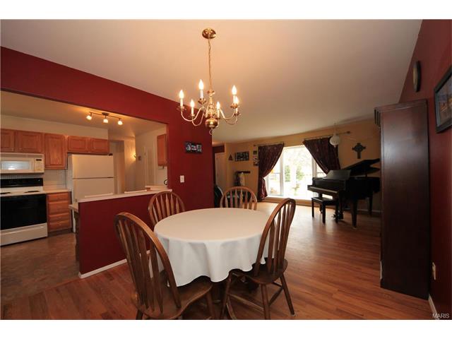 12454 Bernie, Maryland Heights, MO 63043