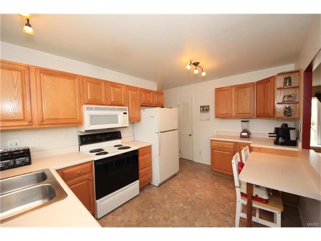 12454 Bernie, Maryland Heights, MO 63043