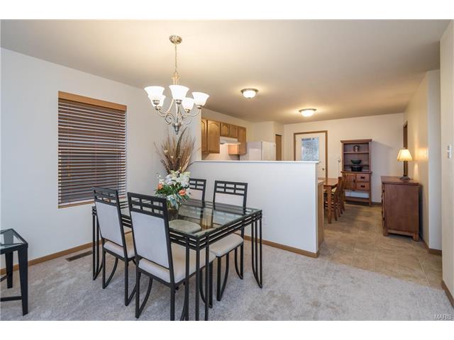1218 Oakholt, Herculaneum, MO 63048