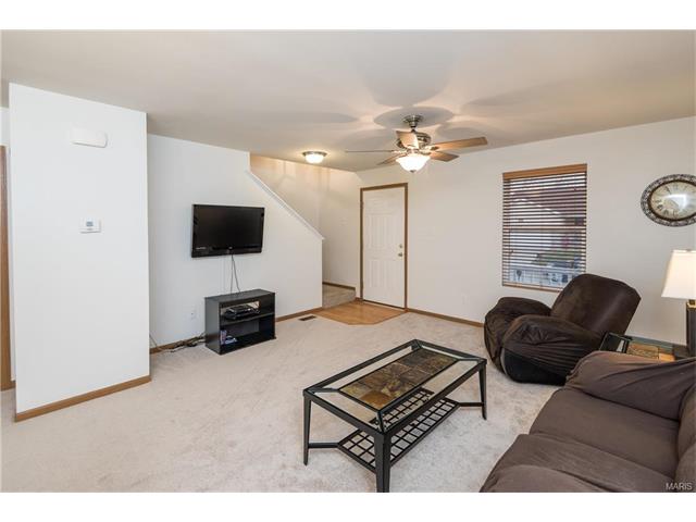 1218 Oakholt, Herculaneum, MO 63048