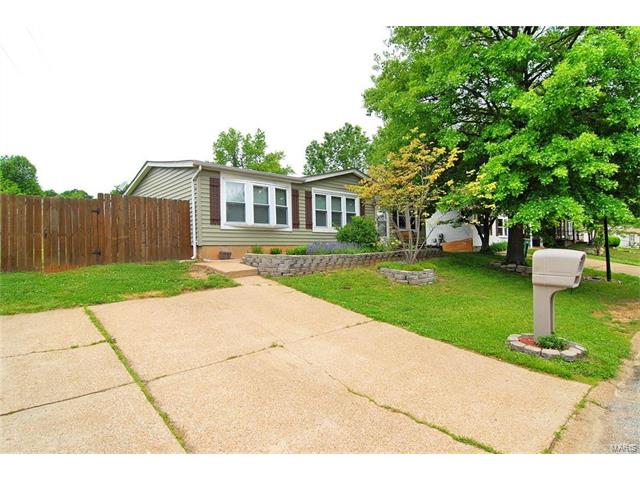 4641 Brennan Woods, High Ridge, MO 63049