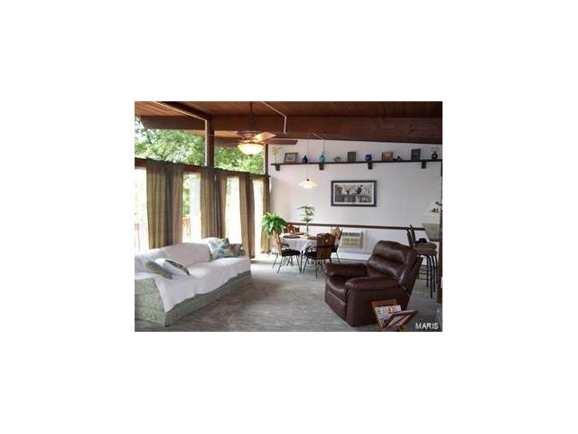 4169 Lakeview Drive, Hillsboro, MO 63050