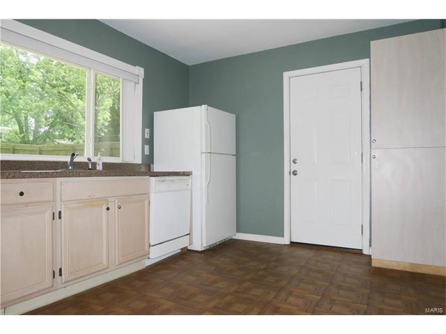858 Twin Oak Drive, Hillsboro, MO 63050
