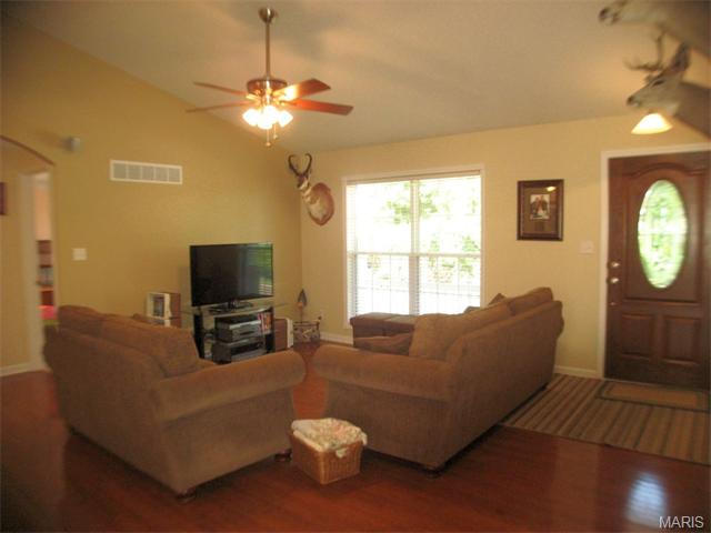 425 Locust Street, New Haven, MO 63068