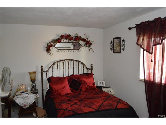 867 Cha Bern Drive, Pevely, MO 63070