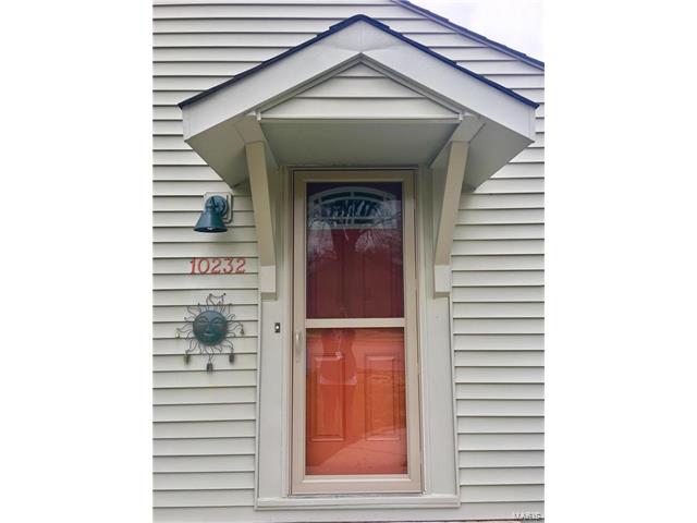 10232 Saint Arthur Lane, St Ann, MO 63074