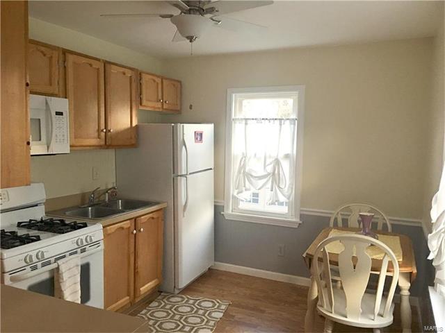 10232 Saint Arthur Lane, St Ann, MO 63074