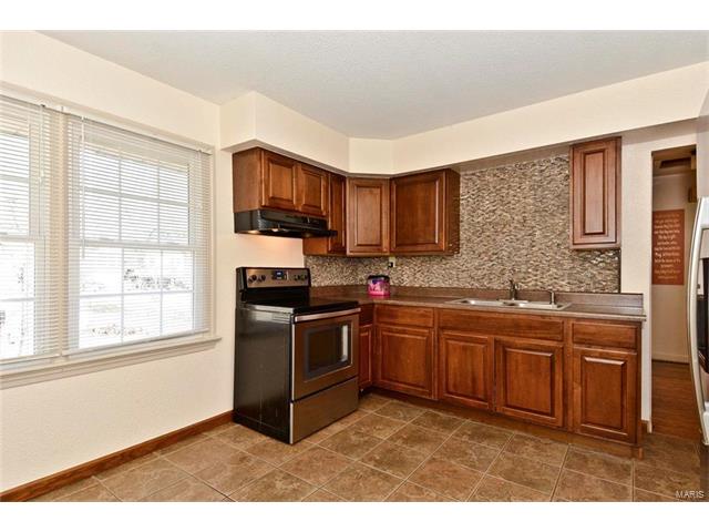 3517 Saint Blase Lane, St Ann, MO 63074