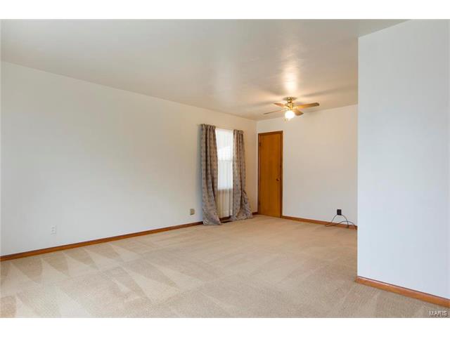 10840 Saint Henry Court, St Ann, MO 63074