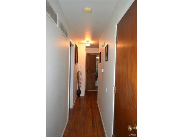 4044 Esseldale Drive, St Ann, MO 63074
