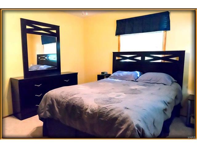 3579 Long DR, St Ann, MO 63074