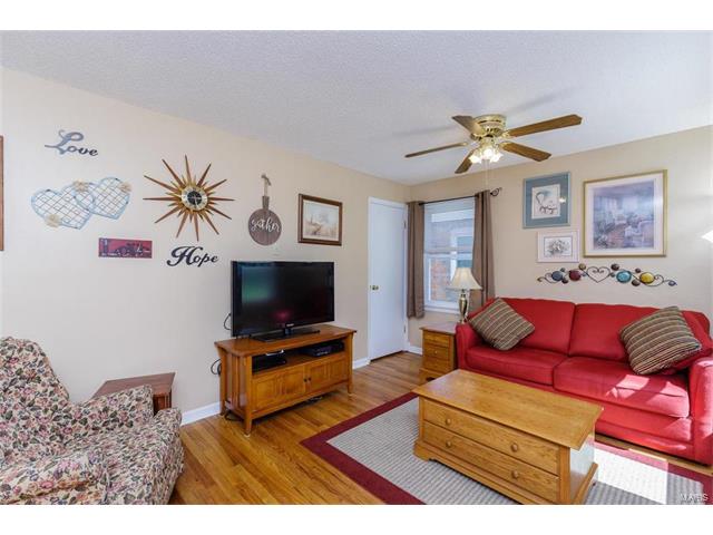 3474 Saint Joachim Lane, St Ann, MO 63074