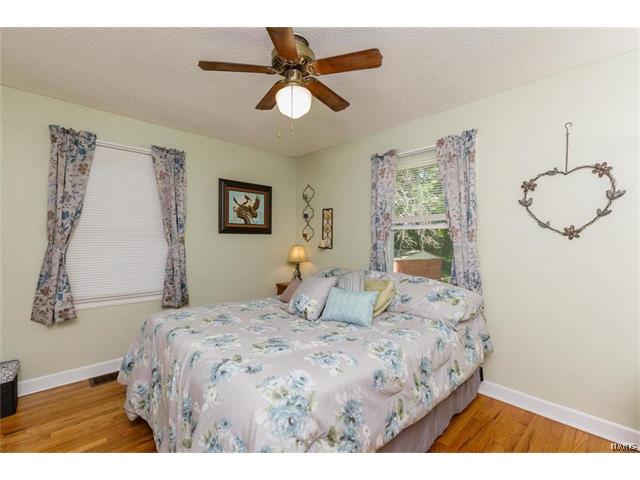 3474 Saint Joachim Lane, St Ann, MO 63074