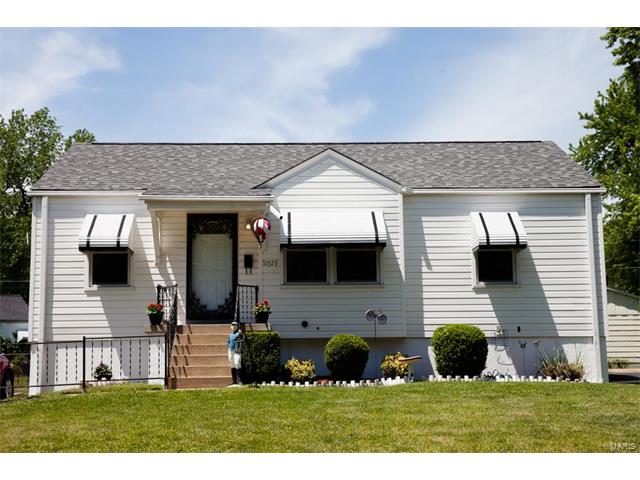 10529 Saint Henry Lane, St Ann, MO 63074