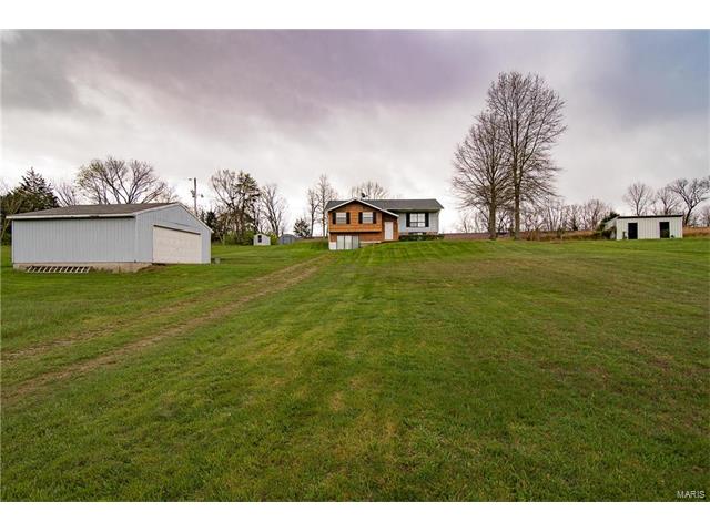 2434 West Springfield Road, St Clair, MO 63077