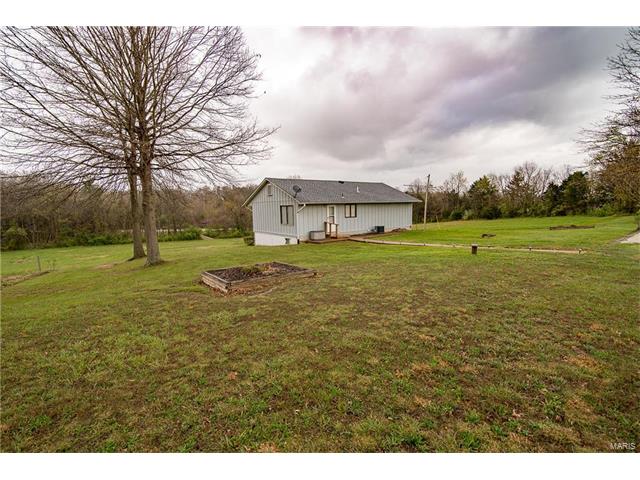 2434 West Springfield Road, St Clair, MO 63077