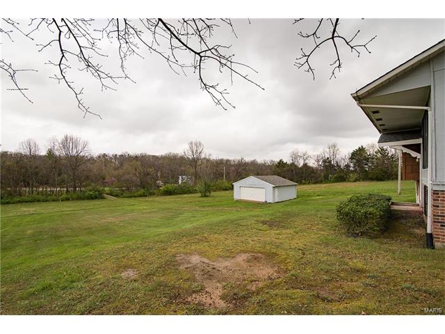 2434 West Springfield Road, St Clair, MO 63077