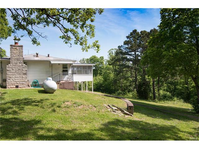 1666 Courtney Lane, St Clair, MO 63077