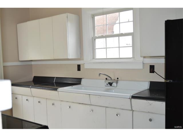 455 Kitchell Avenue, St Clair, MO 63077