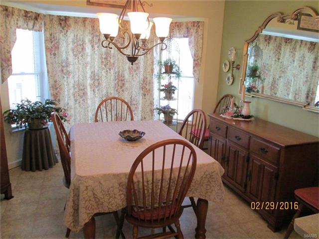 289 Crescent Lake RD, St Clair, United States 63077