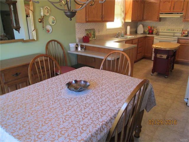 289 Crescent Lake RD, St Clair, United States 63077