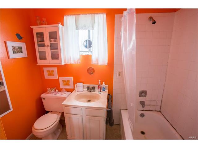 525 Vest Avenue, Valley Park, MO 63088