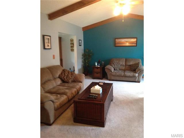 20 Whispering Oaks, Washington, United States 63090