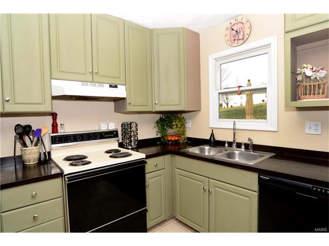 59 Whispering Oaks, Washington, United States 63090