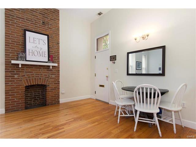 1942 Sidney Street, St Louis, MO 63104