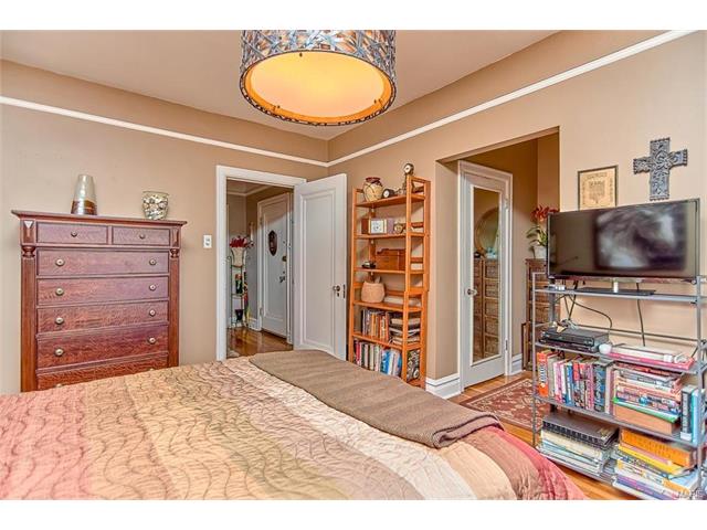 3438 Russell Boulevard, St Louis, MO 63104