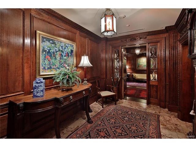 150 Carondelet Plaza, Clayton, MO 63105