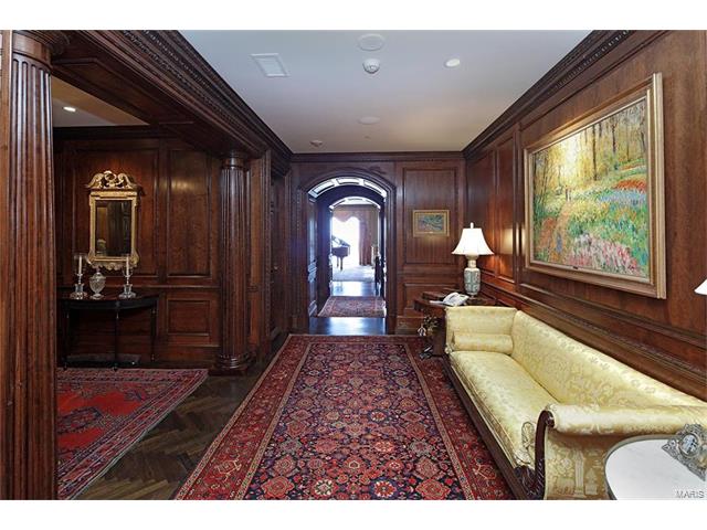150 Carondelet Plaza, Clayton, MO 63105